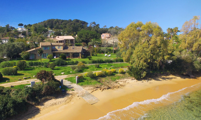 Ventes - Maison exceptionnelle au bord de l'eau - Villa/Maison - PORTICCIO